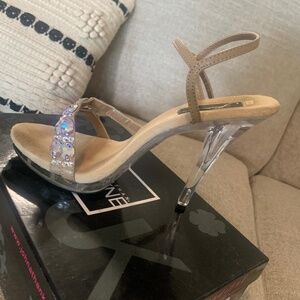 Johnathan Kayne “Austria” heels size 9